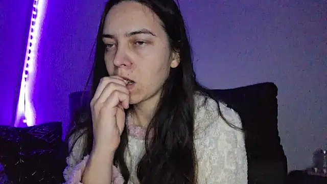 Cyndee Winter online show from December 17, 2024, 11:27 pm