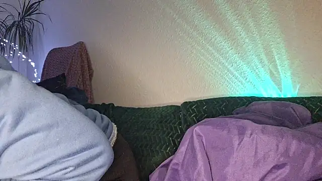 Cyndee Winter online show from November 13, 2025, 5:23 pm