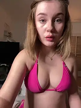 MaribelRiver online show from January 17, 2025, 8:00 pm