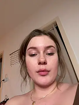 MaribelRiver online show from February 9, 2025, 1:11 am