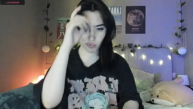 Anisawithlove online show from December 7, 2024, 2:24 pm