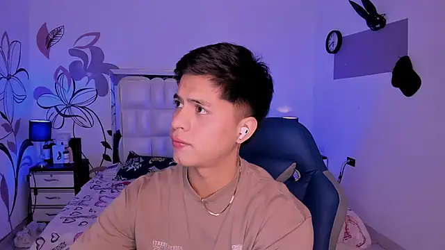 Snapshot of Niicky1_ chatting on December 12, 2024, 9:26 pm Niicky1 online show from December 12, 2024, 9:26 pm