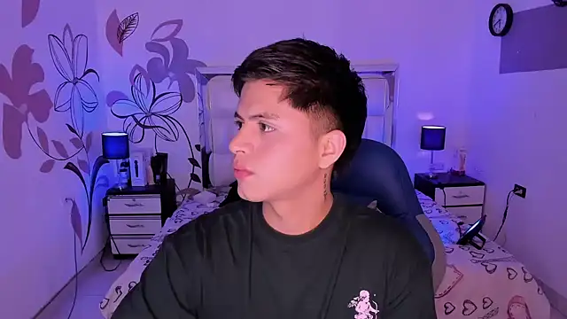 Snapshot of Niicky1_ chatting on December 14, 2024, 9:13 pm Niicky1 online show from December 14, 2024, 9:13 pm