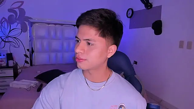 Snapshot of Niicky1_ chatting on December 30, 2024, 11:49 pm Niicky1 online show from December 30, 2024, 11:49 pm