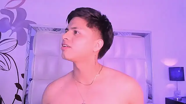 Snapshot of Niicky1_ chatting on January 14, 2025, 8:59 pm Niicky1 online show from January 14, 2025, 8:59 pm