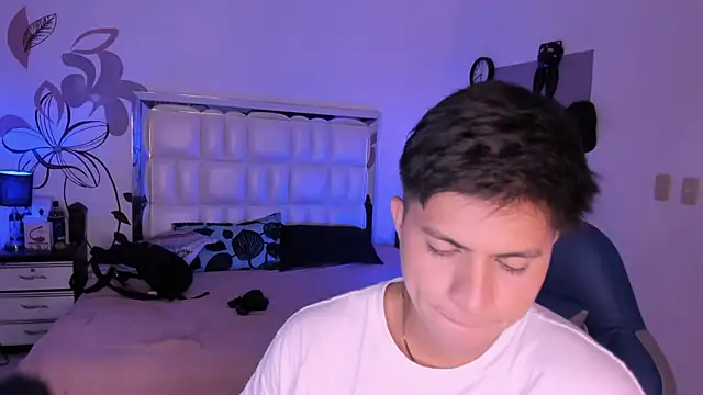 Snapshot of Niicky1_ chatting on January 24, 2025, 8:54 pm Niicky1 online show from January 24, 2025, 8:54 pm