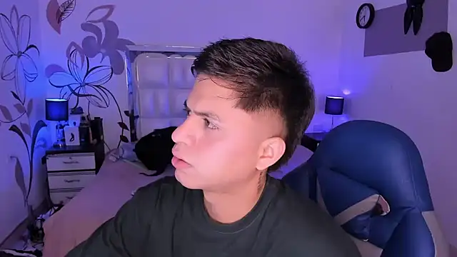 Snapshot of Niicky1_ chatting on January 26, 2025, 8:34 pm Niicky1 online show from January 26, 2025, 8:34 pm