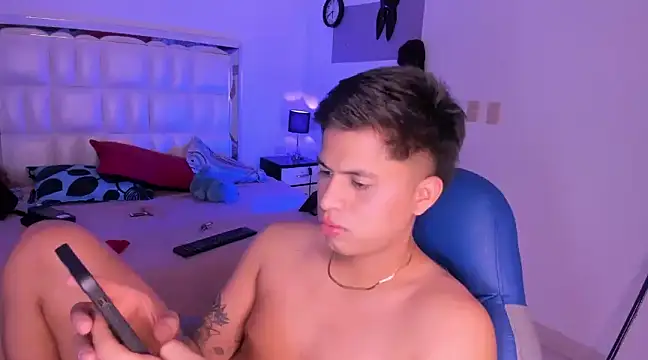 Snapshot of Niicky1_ chatting on January 30, 2025, 12:29 am Niicky1 online show from January 30, 2025, 12:29 am