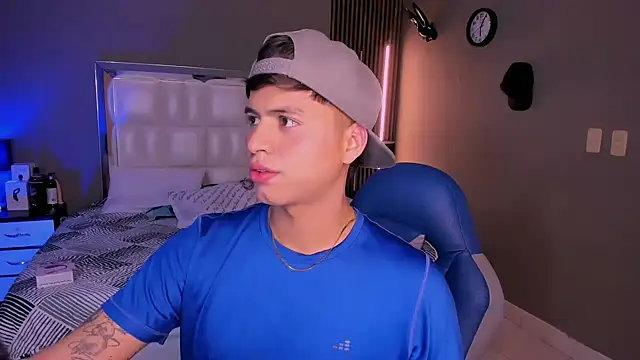 Snapshot of Niicky1_ chatting on March 10, 2025, 8:56 pm Niicky1 online show from March 10, 2025, 8:56 pm