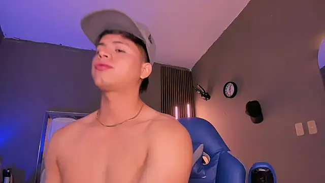 Snapshot of Niicky1_ chatting on March 11, 2025, 11:59 pm Niicky1 online show from March 11, 2025, 11:59 pm