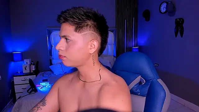 Snapshot of Niicky1_ chatting on September 24, 2025, 3:32 am Niicky1 online show from September 24, 2025, 3:32 am