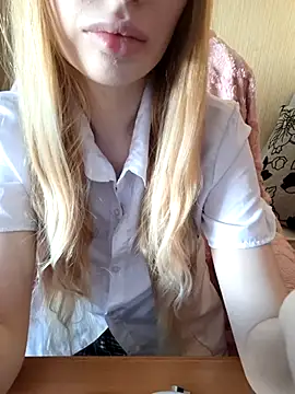 Snapshot of Elza_kom chatting on November 20, 2025, 6:02 am Elza kom online show from November 20, 2025, 6:02 am