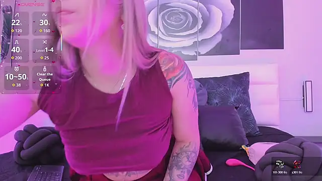 Snapshot of isabella_simons chatting on October 19, 2025, 2:34 am isabella simons online show from October 19, 2025, 2:34 am