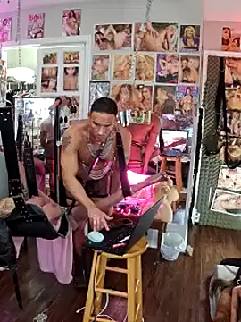 luvs2cumm69 online show from December 9, 2024, 6:57 pm