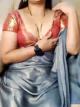 Snapshot of Traditional_Housewife_ chatting on January 17, 2025, 3:43 pm Traditional Housewife  online show from January 17, 2025, 3:43 pm