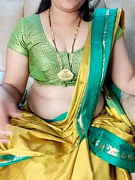Snapshot of Traditional_Housewife_ chatting on February 19, 2025, 2:01 pm Traditional Housewife  online show from February 19, 2025, 2:01 pm