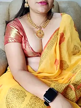 Snapshot of Traditional_Housewife_ chatting on February 20, 2025, 5:29 pm Traditional Housewife  online show from February 20, 2025, 5:29 pm