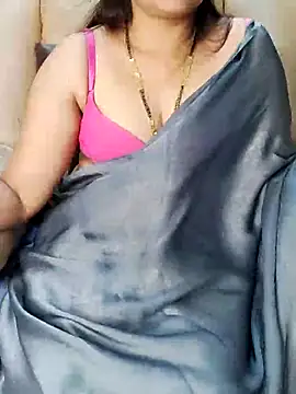 Snapshot of Traditional_Housewife_ chatting on February 21, 2025, 3:32 pm Traditional Housewife  online show from February 21, 2025, 3:32 pm