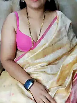 Snapshot of Traditional_Housewife_ chatting on March 16, 2025, 3:39 pm Traditional Housewife  online show from March 16, 2025, 3:39 pm
