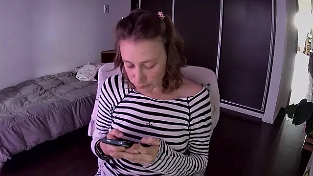 stupid babybird online show from December 1, 2025, 9:42 pm