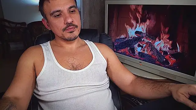 officeman7 online show from December 31, 2024, 4:25 pm