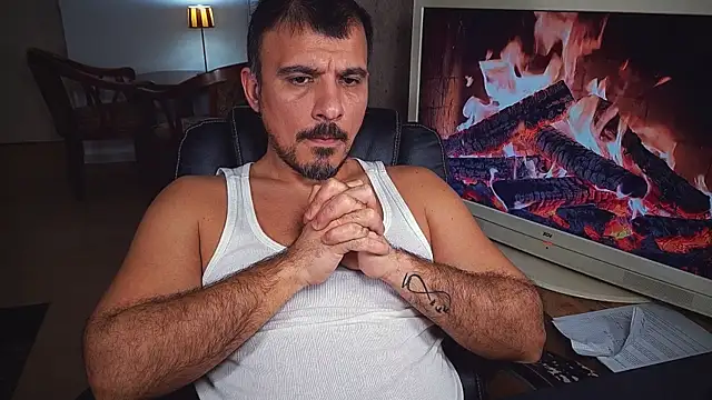 Snapshot of officeman7 chatting on February 6, 2025, 7:51 pm officeman7 online show from February 6, 2025, 7:51 pm