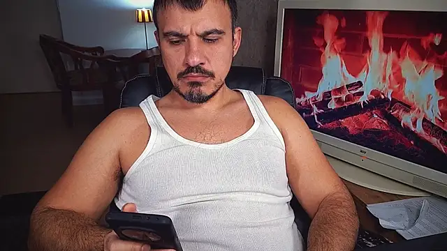 officeman7 online show from February 9, 2025, 4:07 pm