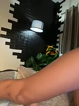 Snapshot of IzanamiTime chatting on January 8, 2025, 1:21 am IzanamiTime online show from January 8, 2025, 1:21 am