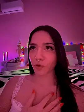 ShannonShanny online show from November 30, 2025, 2:21 pm