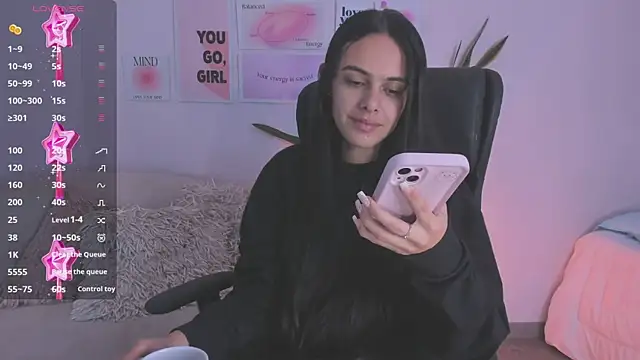 Snapshot of ChloeHarper_ chatting on January 7, 2025, 12:20 pm ChloeHarper online show from January 7, 2025, 12:20 pm