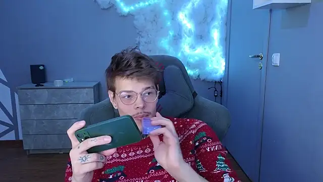 DENIS HERE online show from December 31, 2024, 6:13 pm