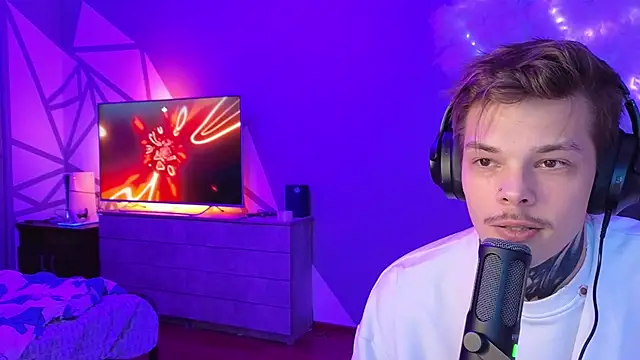 DENIS HERE online show from January 10, 2025, 7:43 pm