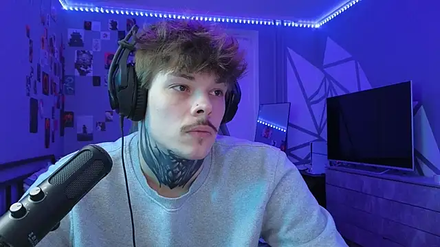 DENIS HERE online show from February 7, 2025, 2:47 pm