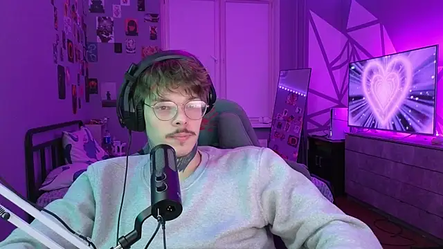 DENIS HERE online show from February 11, 2025, 8:10 pm