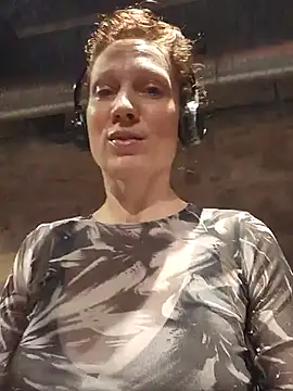 Exhibitionsplit online show from November 7, 2025, 2:17 pm