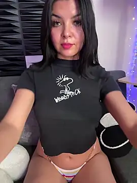 Snapshot of FoxyMx chatting on February 3, 2025, 3:20 am FoxyMx online show from February 3, 2025, 3:20 am