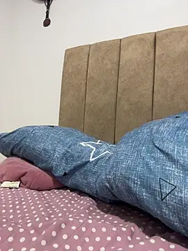 cristel 17 online show from November 28, 2025, 9:17 pm