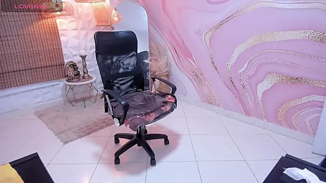 Snapshot of meliboobs_ chatting on October 30, 2025, 12:23 am meliboobs online show from October 30, 2025, 12:23 am