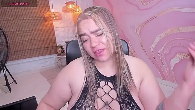 Snapshot of meliboobs_ chatting on November 8, 2025, 10:08 pm meliboobs online show from November 8, 2025, 10:08 pm