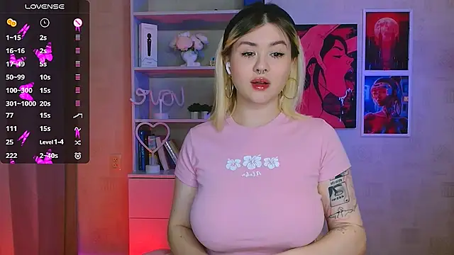Snapshot of cutie_mili chatting on January 14, 2025, 2:40 am cutie mili online show from January 14, 2025, 2:40 am