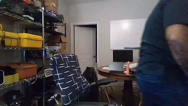 Snapshot of chainjulious chatting on December 3, 2024, 10:29 pm chainjulious online show from December 3, 2024, 10:29 pm