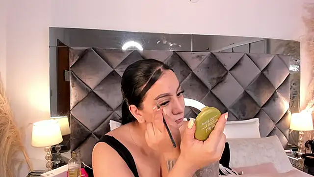 Snapshot of sofhiaa_adaams chatting on November 12, 2025, 9:25 pm sofhiaa adaams online show from November 12, 2025, 9:25 pm