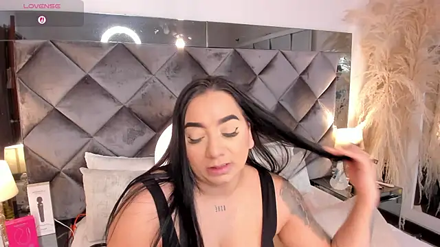 Snapshot of sofhiaa_adaams chatting on November 18, 2025, 9:30 pm sofhiaa adaams online show from November 18, 2025, 9:30 pm