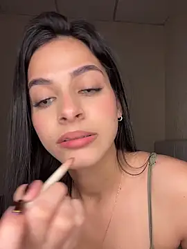 Snapshot of violetta-brown1 chatting on November 9, 2025, 3:38 am violetta-brown1 online show from November 9, 2025, 3:38 am