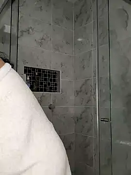 Snapshot of Lia_Hurley chatting on December 7, 2024, 5:20 pm Lia Hurley online show from December 7, 2024, 5:20 pm