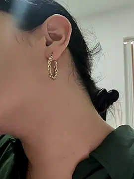 Snapshot of Lia_Hurley chatting on December 22, 2024, 5:10 pm Lia Hurley online show from December 22, 2024, 5:10 pm