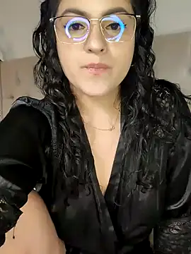 Snapshot of Lia_Hurley chatting on December 22, 2024, 8:36 pm Lia Hurley online show from December 22, 2024, 8:36 pm