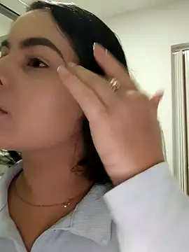 Snapshot of Lia_Hurley chatting on December 23, 2024, 3:01 pm Lia Hurley online show from December 23, 2024, 3:01 pm