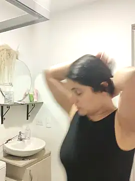 Snapshot of Lia_Hurley chatting on February 28, 2025, 1:03 pm Lia Hurley online show from February 28, 2025, 1:03 pm