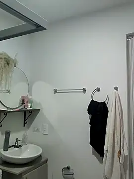 Snapshot of Lia_Hurley chatting on March 15, 2025, 4:32 pm Lia Hurley online show from March 15, 2025, 4:32 pm